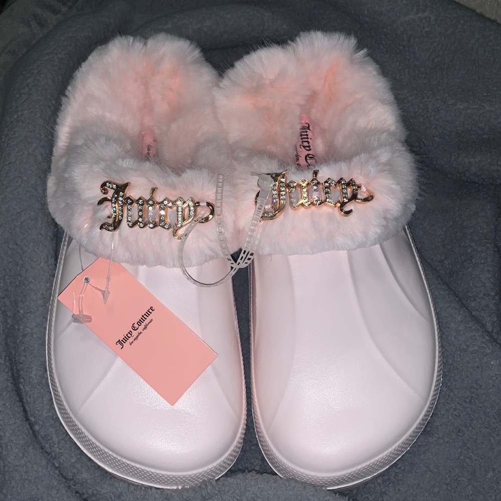 Juicy couture warm comfy slippers